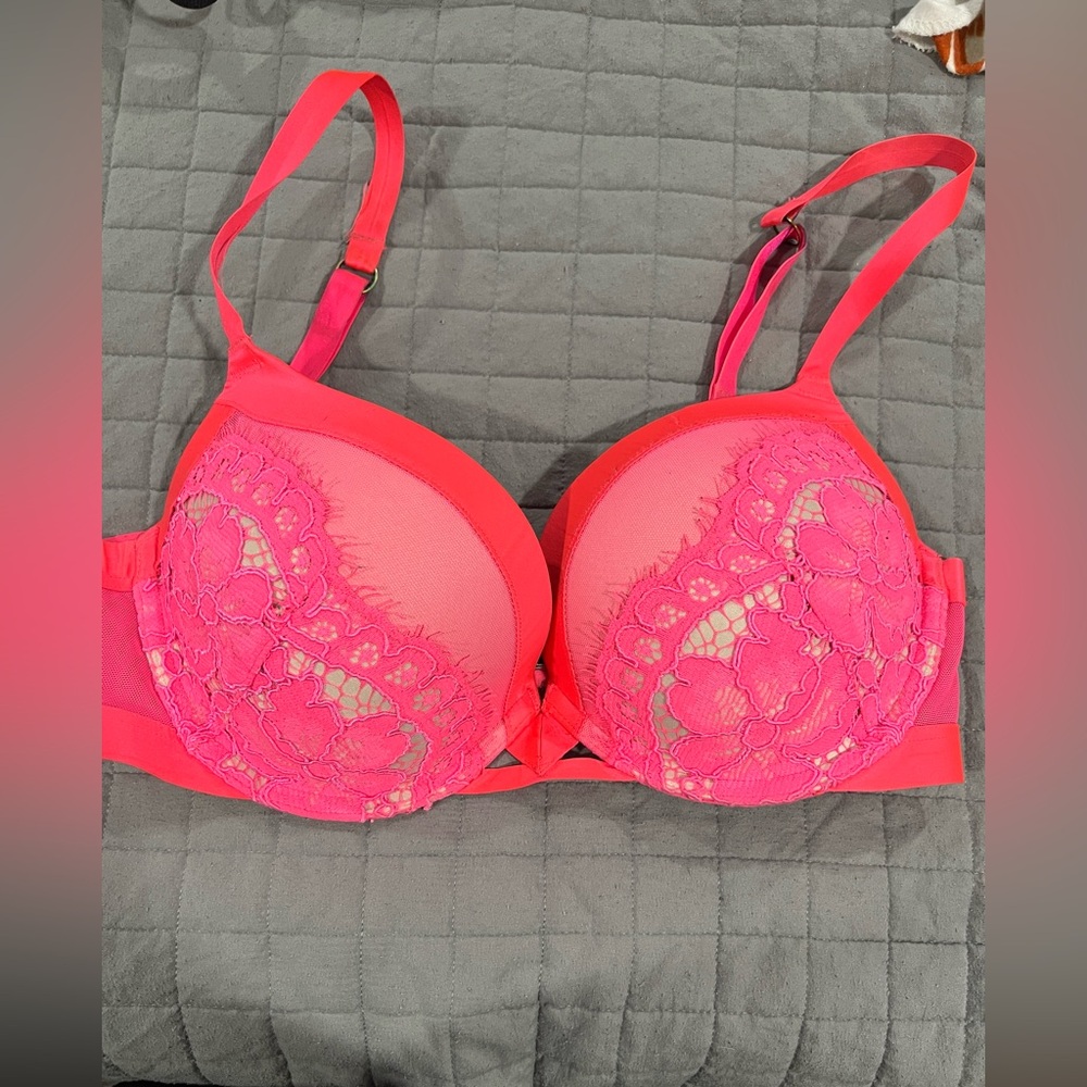 Victoria’s Secret push up bra 34D